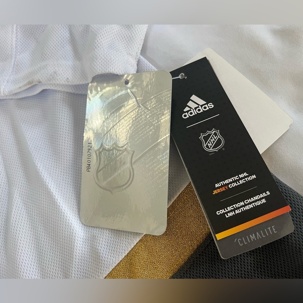 ADIDAS LAS VEGAS GOLDEN KNIGHTS AUTHENTIC HOCKEY JERSEY CR4366 MEN SIZE 46 $180 - Picture 7 of 16